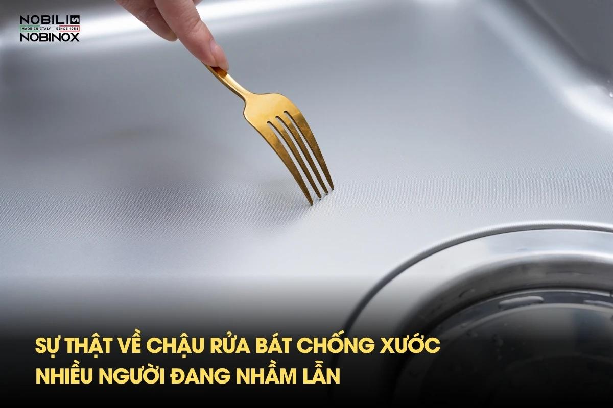 Sự thật về chậu rửa bát chống xước nhiều người đang nhầm lẫn